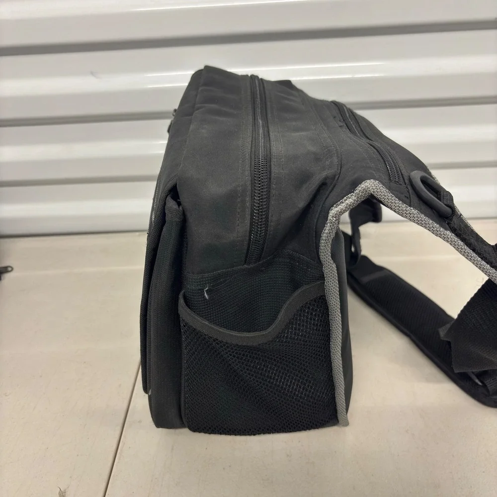 Lowepro LX 160 Camera Messenger Bag Black Nylon Padded Shoulder Strap DSLR Case